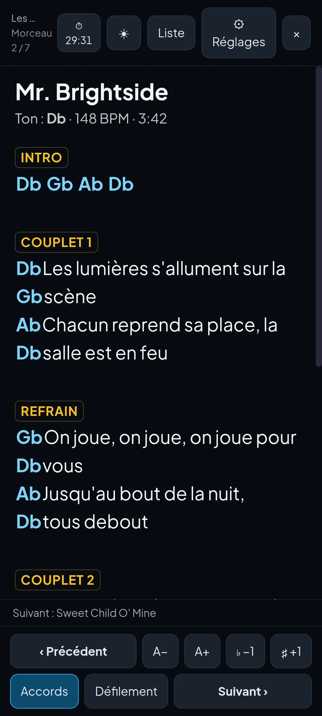 Le mode scène sur téléphone, paroles et accords en grand
